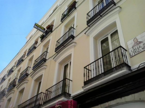 Гостиница Hostal Alonso  Мадрид